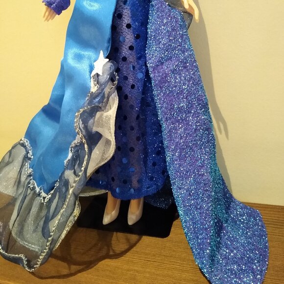 1997 Disney Snow White 60th Anniversary Doll - re-dressed - Picture 3 of 5